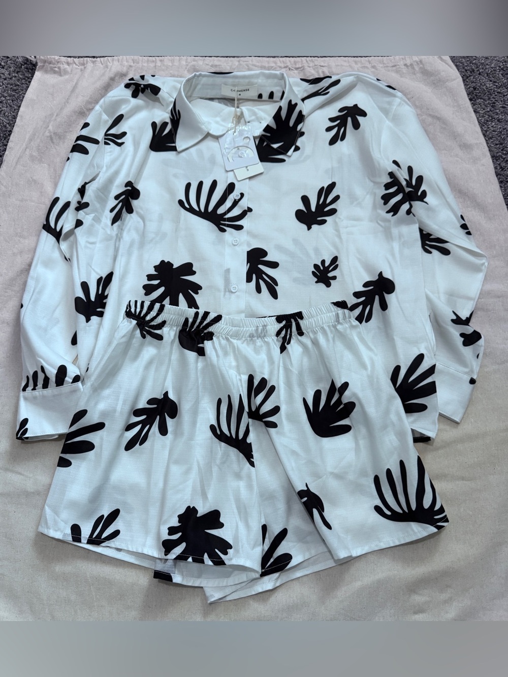 NWT-Commence-White Two-Piece Shirt & Shorts Set with Black Abstract Print-Medium